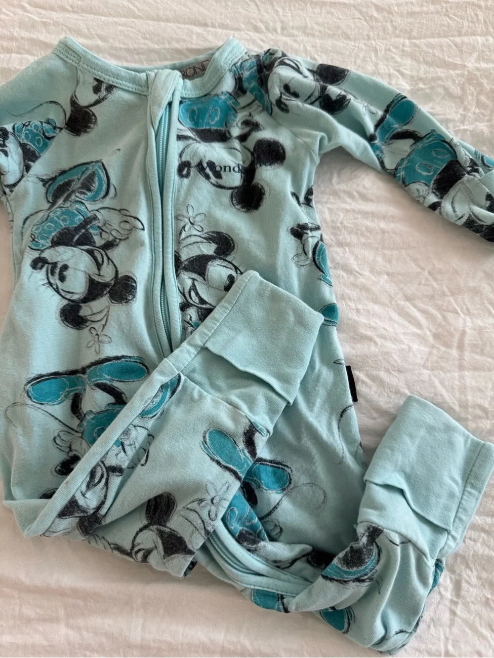Bonds Disney Minnie Mouse Wondersuit One-Piece Sleeper size 000 (0-3 months)